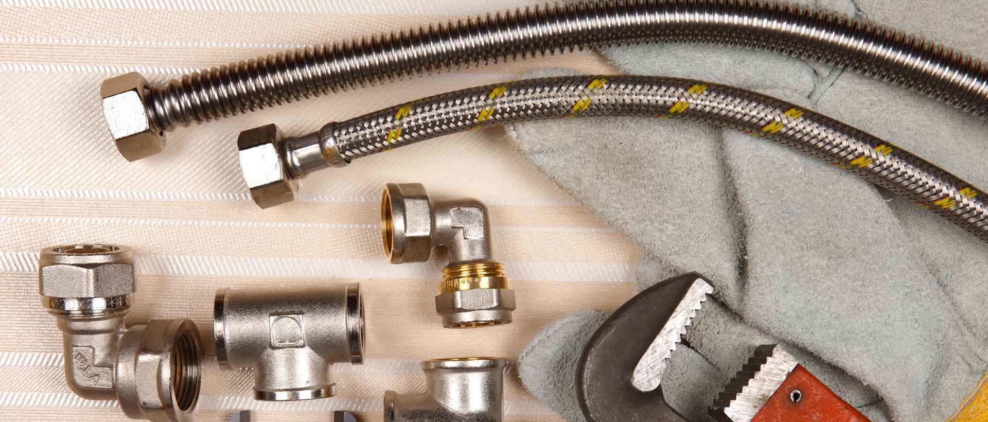 Emergency plumbers RM16